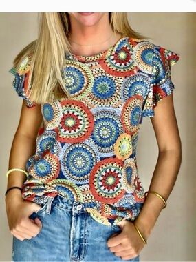 Crochet Medallion Flutter Sleeve Tee - Multicolor